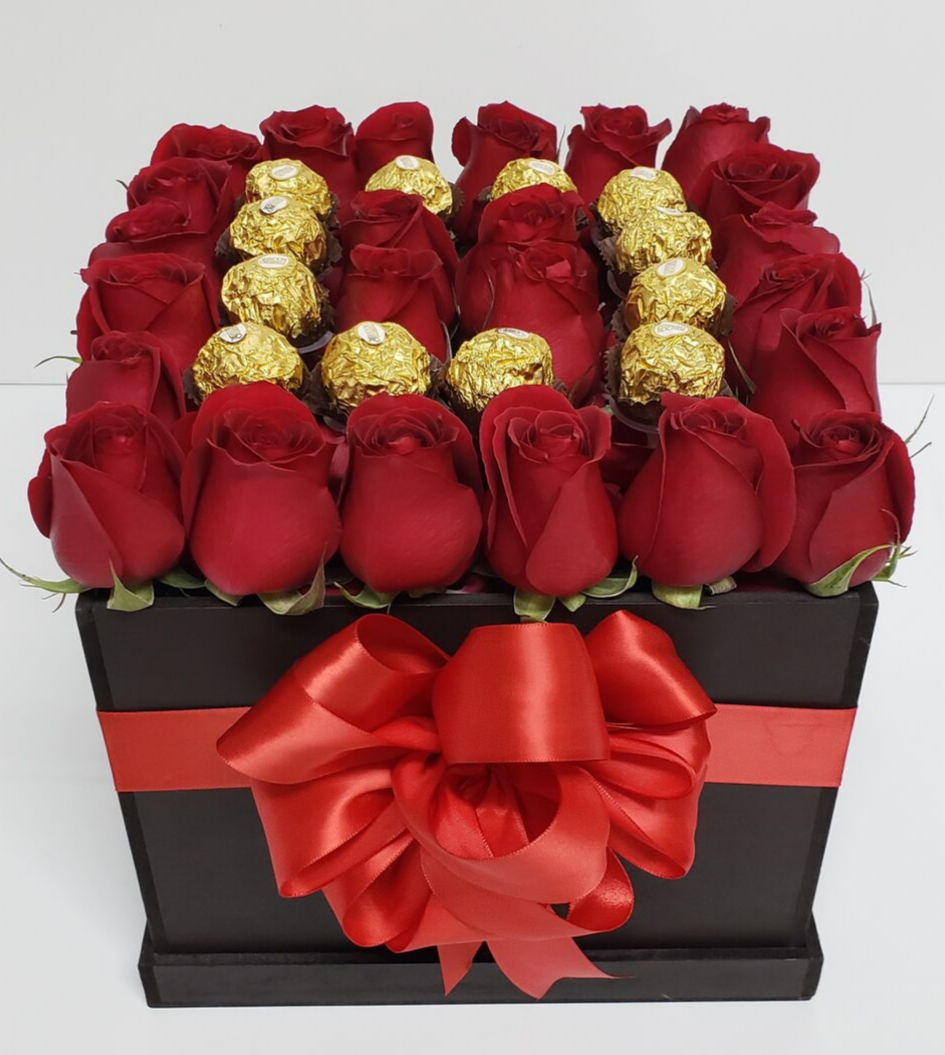 Caja de regalos con flores y chocolates 24 piezas | Florería Liliana |  Flores a domicilio CDMX