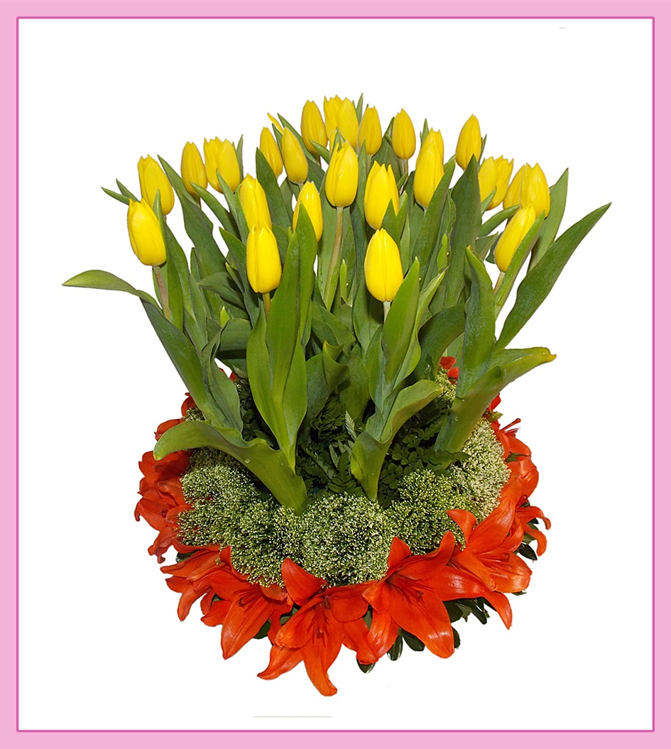 Arreglo de tulipanes amarillos en base de madera